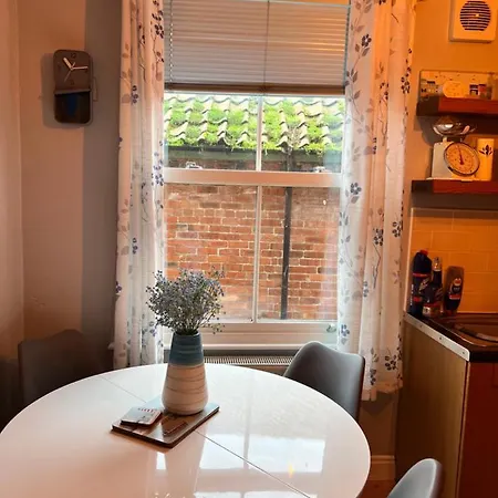 Pirates Berth * 휫비